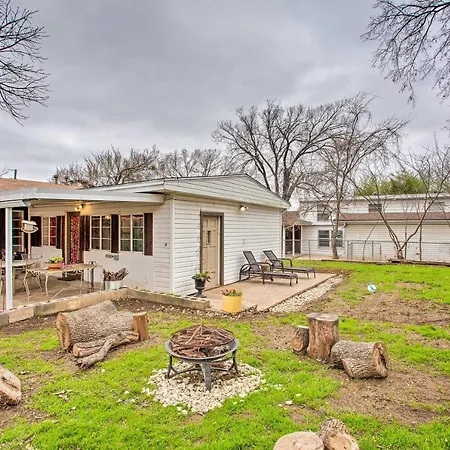 Fort Worth River District Home Yard, Pets Welcome