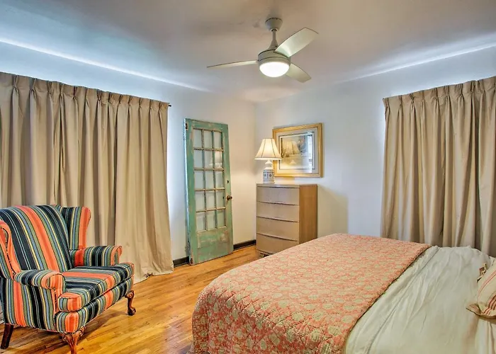Fenced Yard! River District Gem 5 Mi To Stockyards Fort Worth